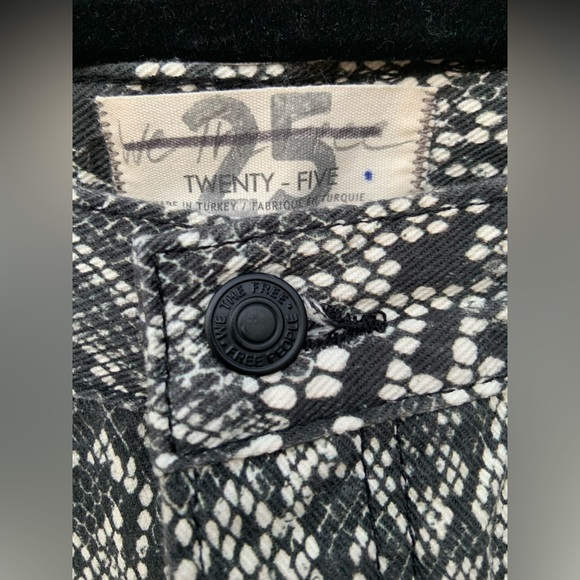 NWOT Free People We The Free Maggie Animal Printed Cropped Distressed Denim Jean - Picture 4 of 10